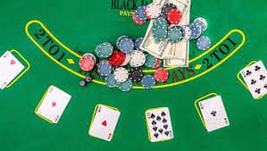 Beberapa mesin slot digital dengan layar berwarna dan animasi menarik